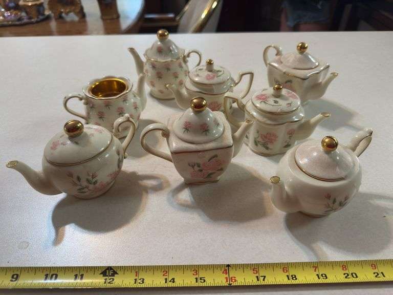 (DR) (8) ASSORTED PARTYLITE MINIATURE TEAPOTS