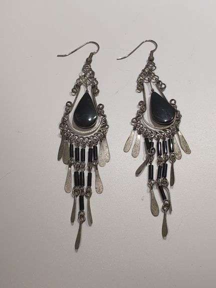VINTAGE EARRINGS SET WITH BLACK STONES