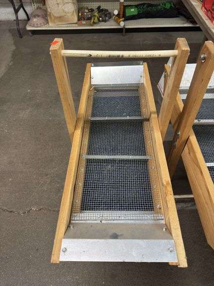 GOLD MINING SLUICE BOX
