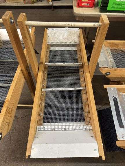 GOLD MINING SLUICE BOX