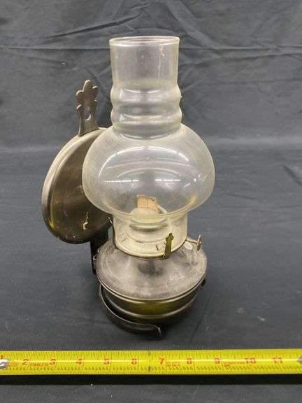 WALL MOUNT OIL LAMP