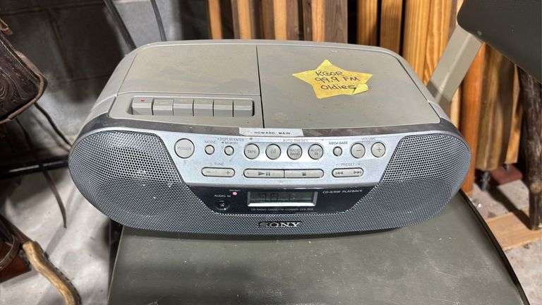 (WG) SONY AM/FM RADIO, CD PLAYER (UNKNOWN ON CD PLAYER) - Isabell Auction