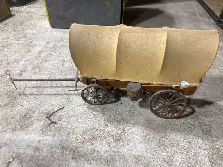 (WG) 29” WOODEN CONESTOGA COVERED WAGON TABLE LAMP