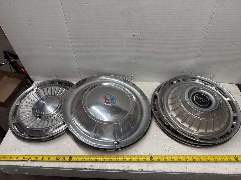 ASSORTED HUBCAPS