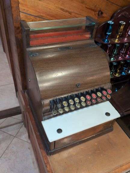 (LSR) VINTAGE NATIONAL CASH REGISTER