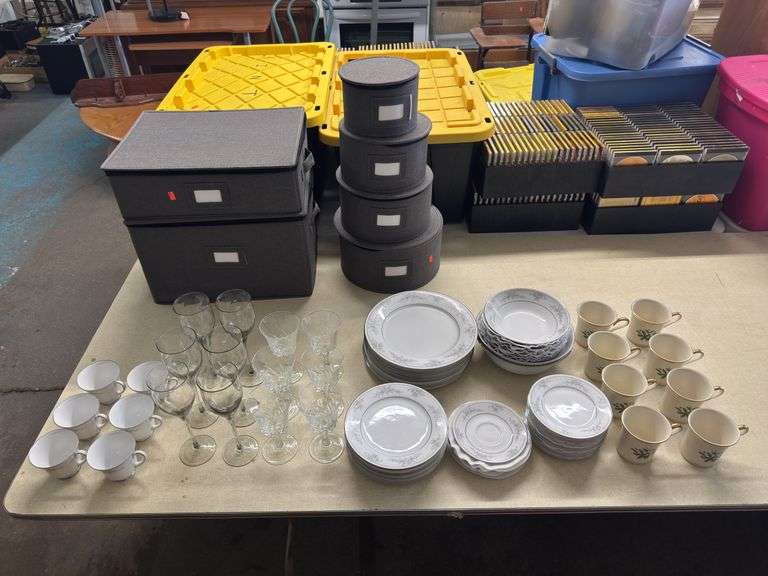 65 PC LEGENDARY BY NORITAKE SET WITH STORAGE