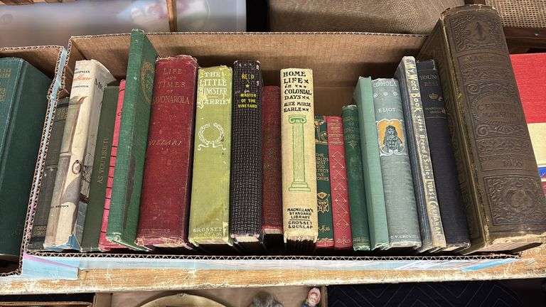 ASSORTED VINTAGE BOOKS