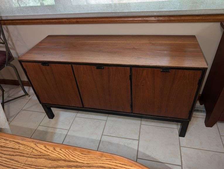 (DR) VINTAGE STANLEY WALNUT 3-DOOR SERVER CABINET (17" X 48" X 26" TALL)
