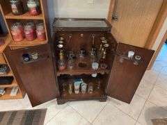 (LSR) VINTAGE WOODEN BAR CABINET (15½" X 25½" X 36½" TALL)