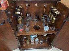 (LSR) VINTAGE WOODEN BAR CABINET (15½" X 25½" X 36½" TALL)