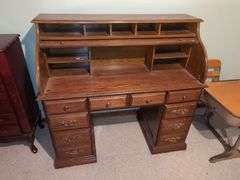 (RR) ROLL TOP DESK (20" X 49" X 47" TALL)