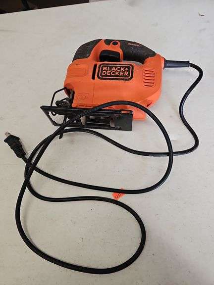 BLACK & DECKER JIG SAW