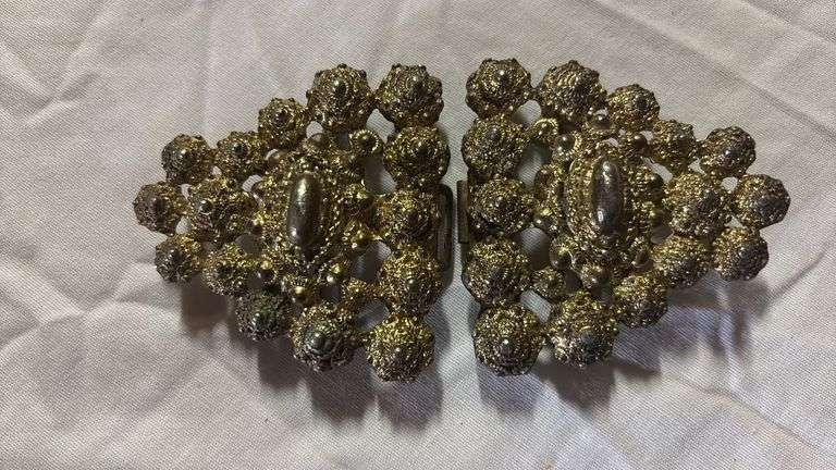 VINTAGE ORNATE GOLD TONE BELT BUCKLE