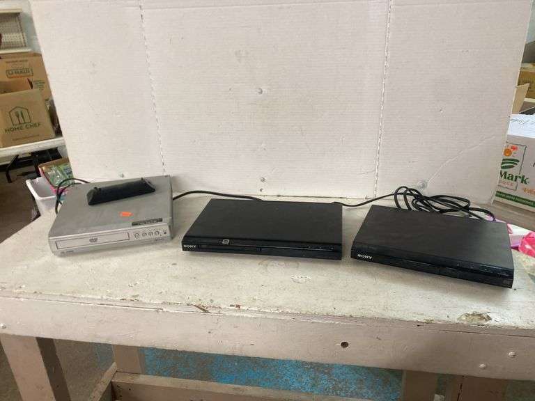 (3) DVD PLAYERS