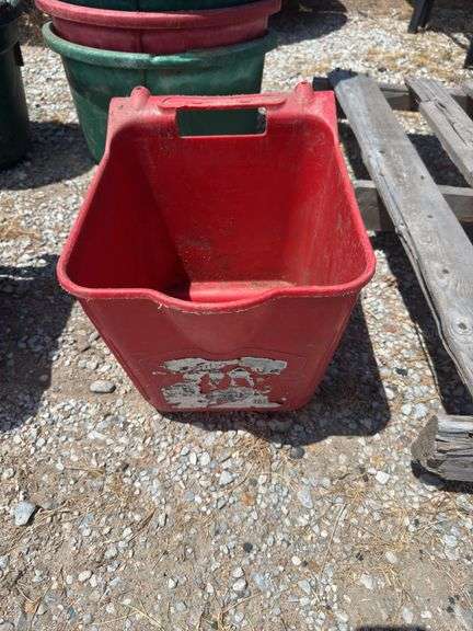 (O) FEED BUCKET