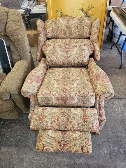 QUEEN ANN RECLINER