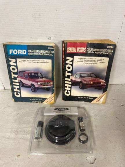 VTG. CAR MANUALS AND FORD UNIVERSAL SMOKERS INSERT PACKAGE
