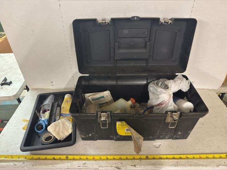 19” STANLEY TOOLBOX WITH ASSORTED VET FIRST AID SUPPLIES