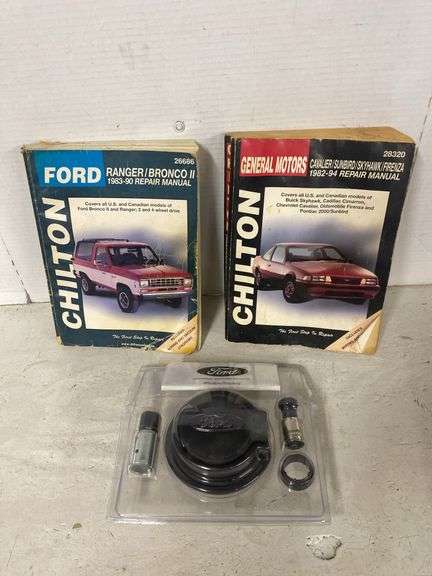 VTG. CAR MANUALS AND FORD UNIVERSAL SMOKERS INSERT PACKAGE