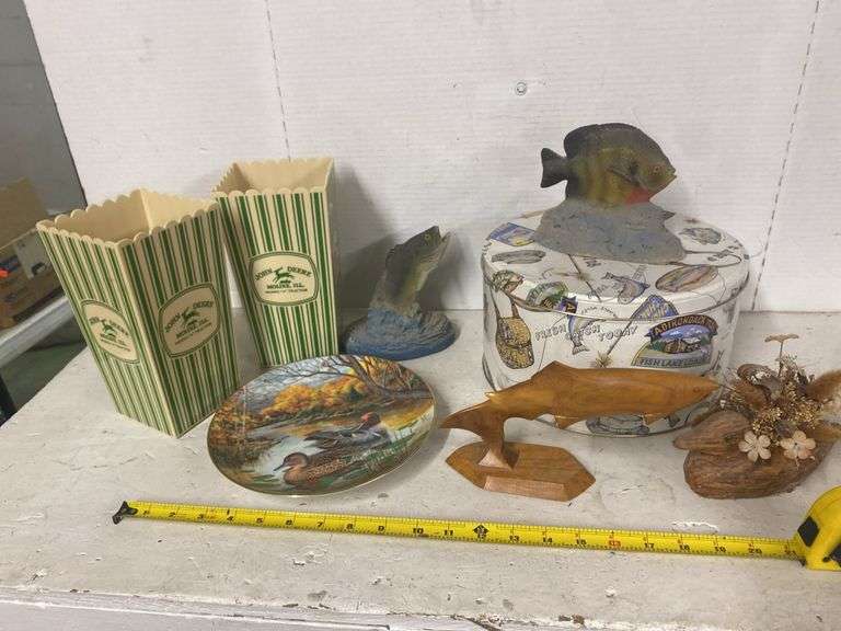 FISH DECOR, WOOD DUCK, PLATE, TIN, AND JOHN DEERE POPCORN BUCKETS