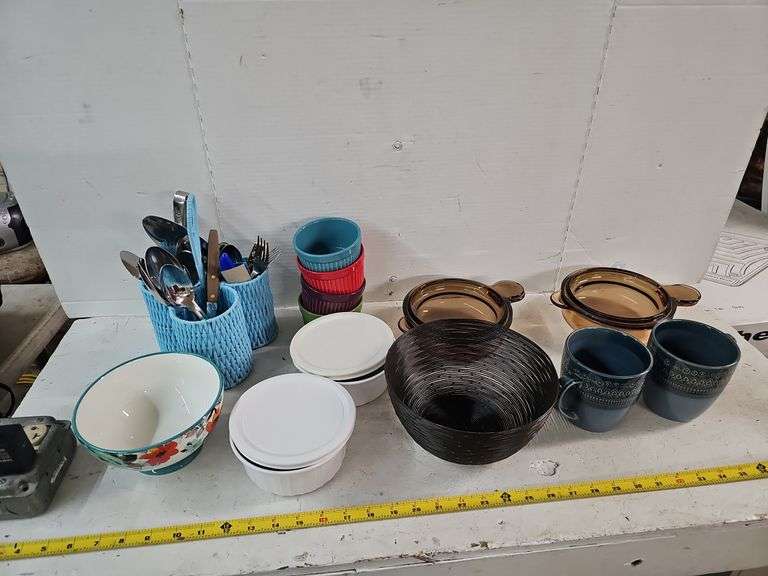 ASSORTED KITCHENWARE