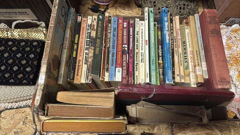 VINTAGE ASSORTED BOOKS