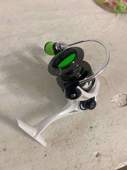 LEWS XFINITY FISHING REEL
