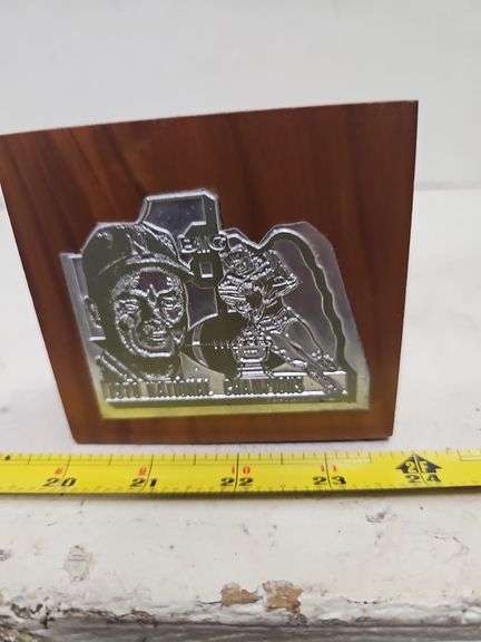 HUSKER NATIONAL CHAMPS LAZER CUT PLAQUE