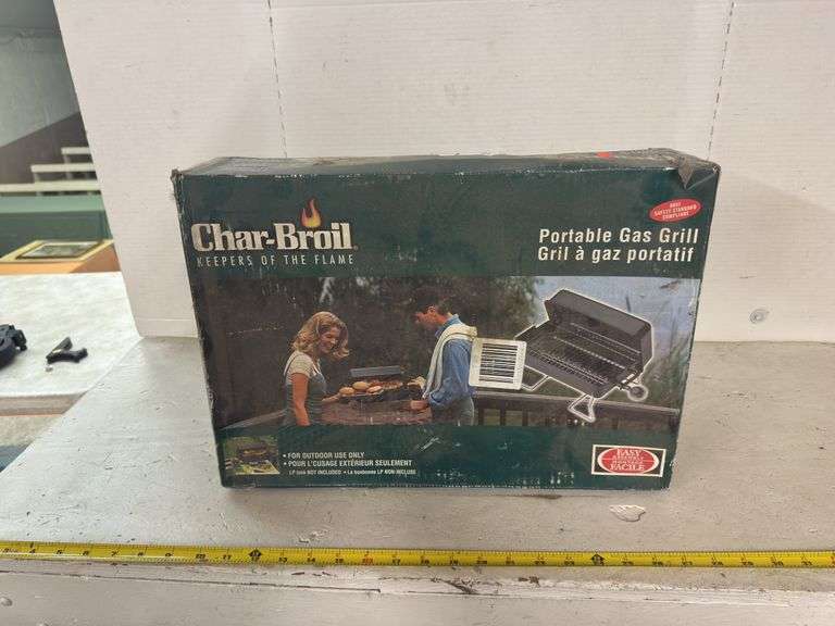 CHAR BROIL PORTABLE GAS GRILL