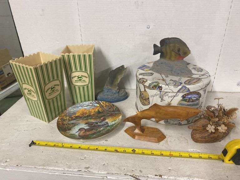 FISH DECOR, WOOD DUCK, PLATE, TIN, AND JOHN DEERE POPCORN BUCKETS