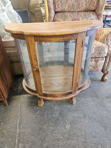 32" X 32" CURVED FRONT LIGHTED OAK CURIO