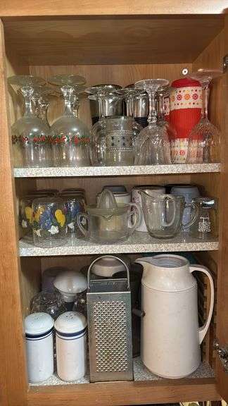 (K) LOT OF ASSORTED GLASSES, GRATER, SALT AND PEPPER SHAKERS, JUICER, ETC.