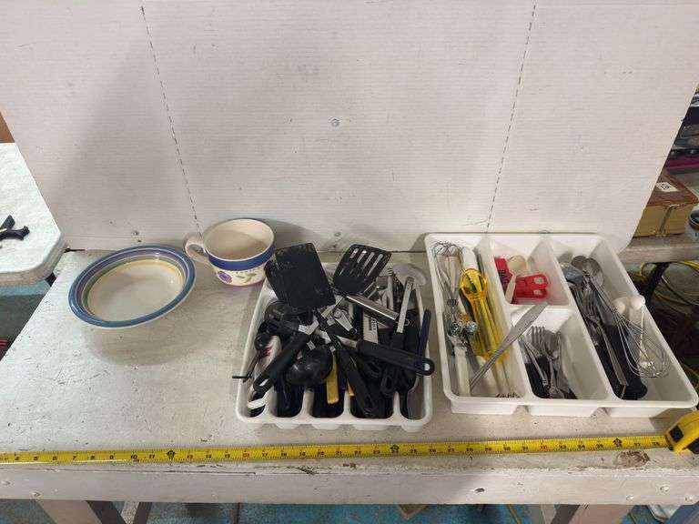 ASSORTED KITCHEN CLATTER