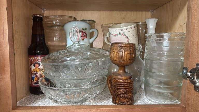 (K) LOT OF ASSORTED CANDY DISHES, BUFFALO BILL BEER, CUPS, VASES, ETC.