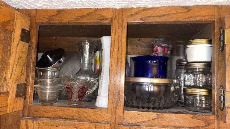 (K) LOT OF ASSORTED VASES, JARS, BOWLS, CREAMER, ETC