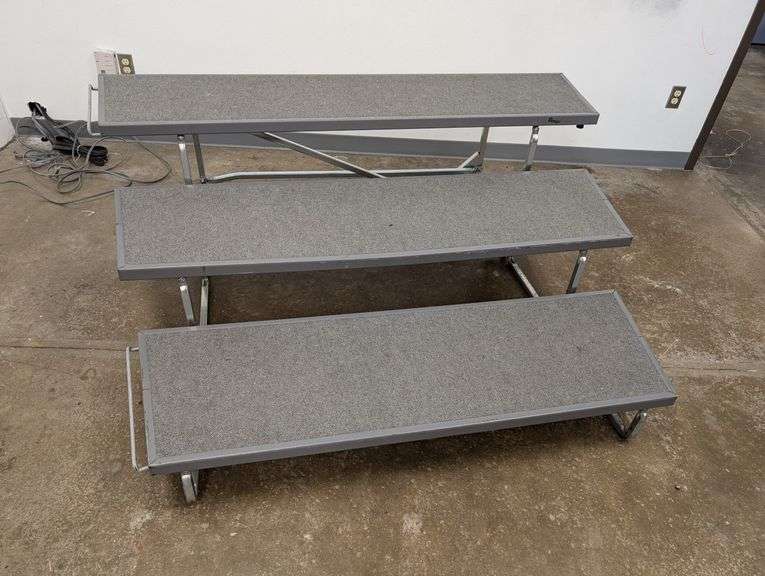 (702G) PORTABLE FOLDING 3-TIER STAGE RISER SECTION - Isabell Auction
