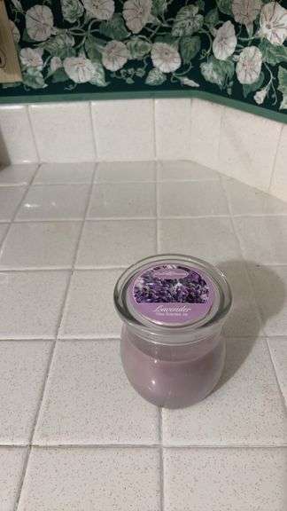 (K) 10 OZ. SCENTED CANDLE