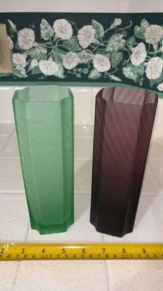 (K) 2-CT. 8” VASES