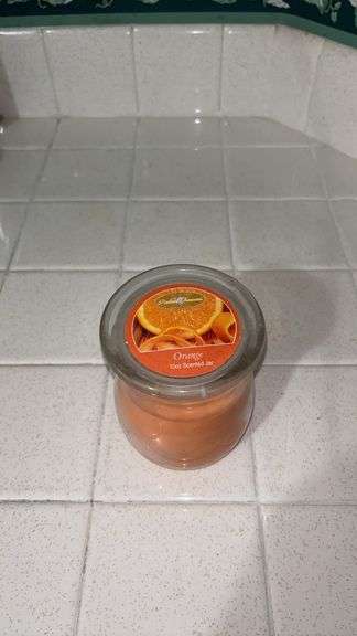 (K) 10 OZ. SCENTED CANDLE