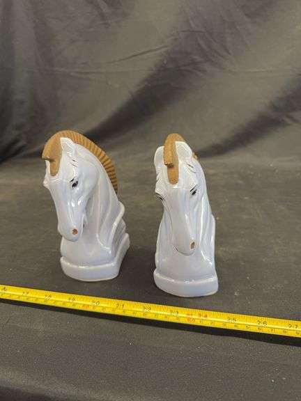 HORSE HEAD FIGURES