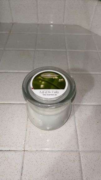 (K) 10 OZ. SCENTED CANDLE