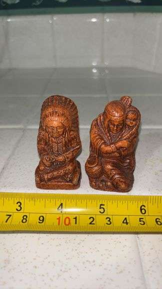 (K) 3”T VINTAGE SALT AND PEPPER SHAKERS