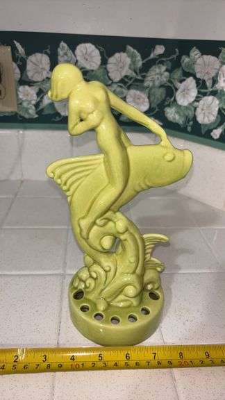 (K) 10”T VINTAGE FLOWER FROG
