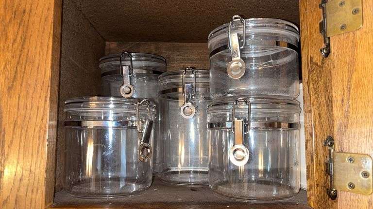 (K) ASSORTED STORAGE CONTAINERS