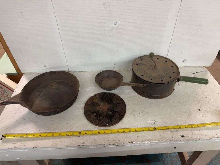 PANS AND CORN POPPER