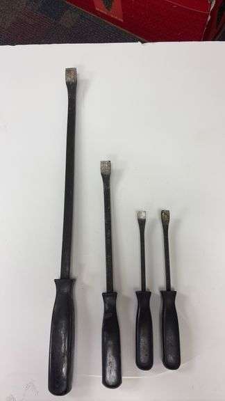 (702A) 4-CT. PRY BARS