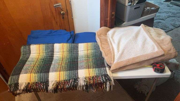 (FC) 3-CT. BLANKETS