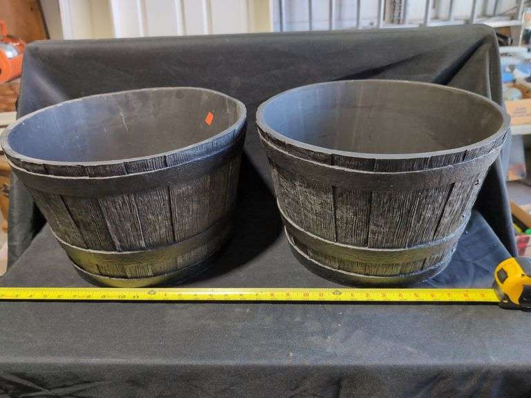 (2) 16" BARREL STYLE PLANTERS