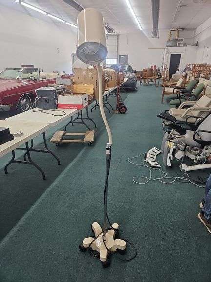 FLEX HEAD OBSERVATION LIGHT ON WHEELS