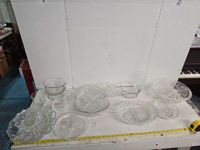 ASSORTED CLEAR GLASSWARE